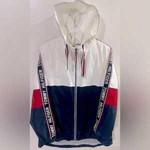 NWOT TOMMY HILFIGER  HOODED WINDBREAKER YACHT JACKET RED-BLUE WOMEN’s SIZE M